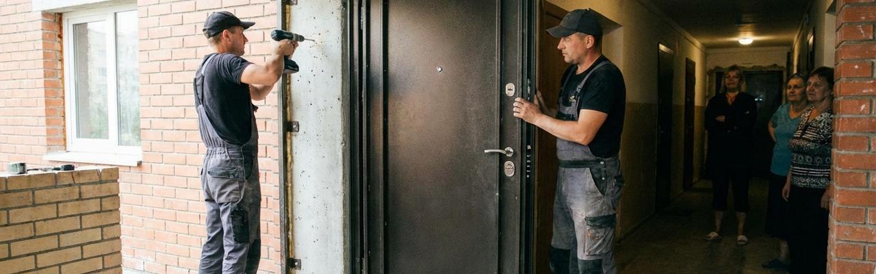 Instalación de puertas de seguridad en Motril